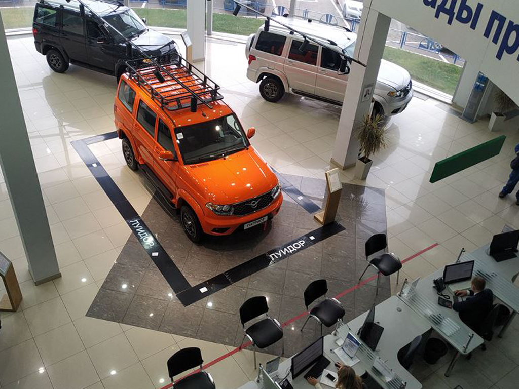 Шоурум автосалона в Казани.jpeg Шоурум автосалона в Казани.jpeg